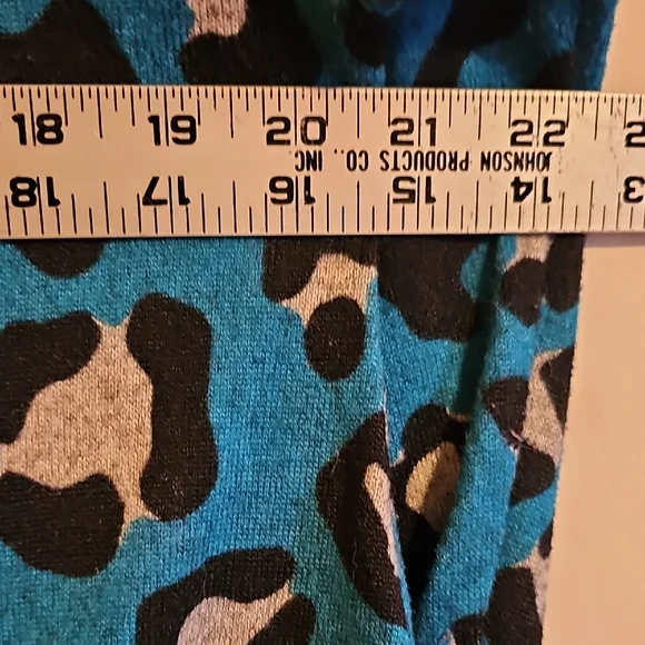 Green Envelope Teal and Black Leopard Print Long Sleeve Top - Picture 3 of 5